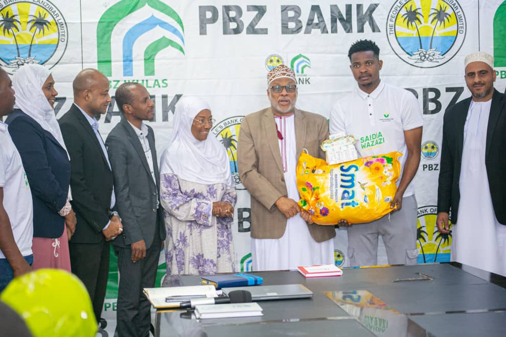 Minister of Health Zanzibar Nassor Mazrui has received equipment from PBZ, Team Fei Toto and Team Bui